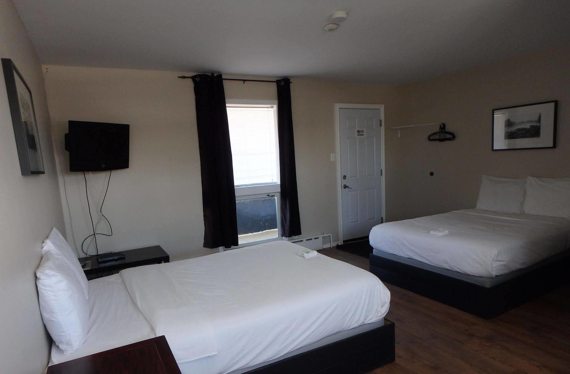 Wheel Inn Motel New Liskeard Exterior foto